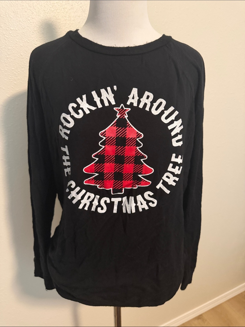 Kids Black Long-Sleeve Holiday Tee with Red Buffalo Plaid Tree
